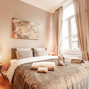 Luxury Palace By Rikas Apartment Antwerpen