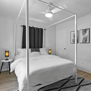 Zebra House - Close 2 Tampabay Has To Offer Apartment Tampa
